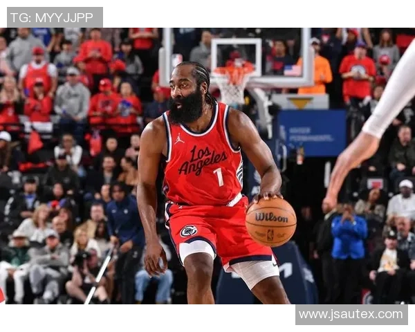 船记：快船本赛季防守退步明显 防守数据惨不忍睹 录像观感更糟糕